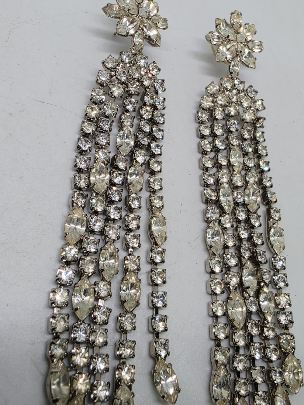 Vtg Art Deco Rhinestone Chandelier Waterfall Drop Crystal Earrings Silver Tone - Picture 7 of 8